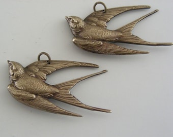Pendant - Large Swallow Bird -  Vintage Brass - 2 pcs - Stampings - DIY Earrings