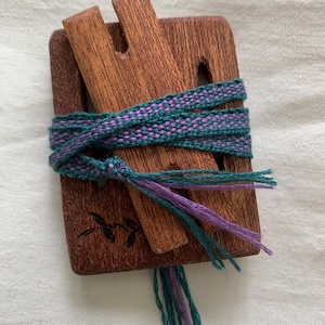 Mini band rigid heddle loom and shuttle-beater, for backstrap band or ribbon weaving