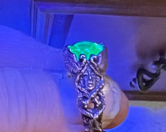 Art Nouveau , mythical Shibuichi winged Medusa uranium glass ring glows under UV black light  with intertwined snakes goth steampunk