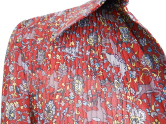Vintage Red Animal Paisley Split Neck Shirt Size … - image 3