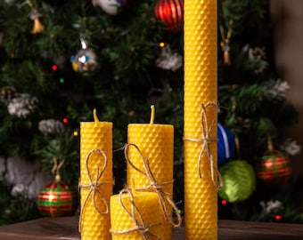 Natürliche Bienenwachskerze — handgemachte Kerze aus 100 % reinem Bienenwachs mit Bienenwabenstruktur