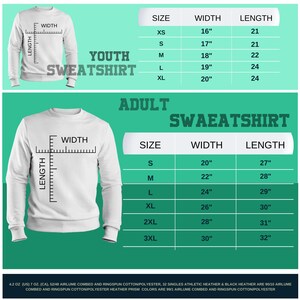 Puede incluir: Tabla de tallas para sudaderas para j&oacute;venes y adultos. La tabla muestra las medidas de ancho y largo en pulgadas para cada talla, desde XS hasta 3XL.
