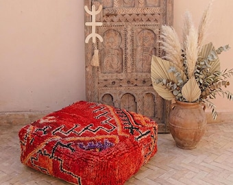 Fodera per pouf berbero a pelo lungo con motivo geometrico rosso acceso [NON IMBOTTITO], cuscino da pavimento ottomano in lana marocchina tessuto a mano con motivo a zigzag a gradini