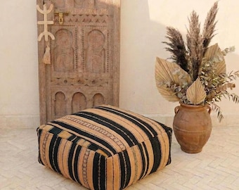 Housse de pouf Kilim à rayures beige et noires, coussin de sol vintage marocain en laine berbère, pouf carré bohème [NON REMBOURRÉ]