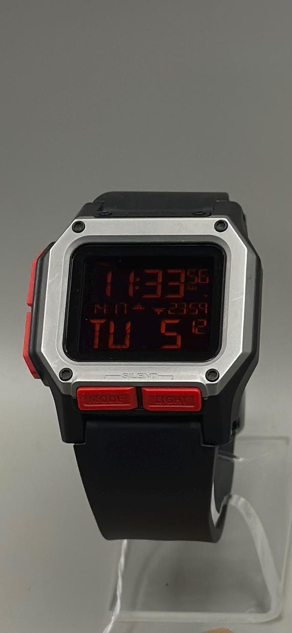 Nixon Regulus