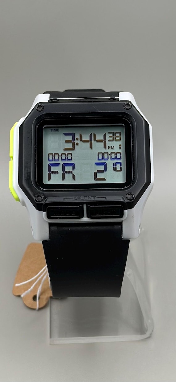 Nixon Regulus