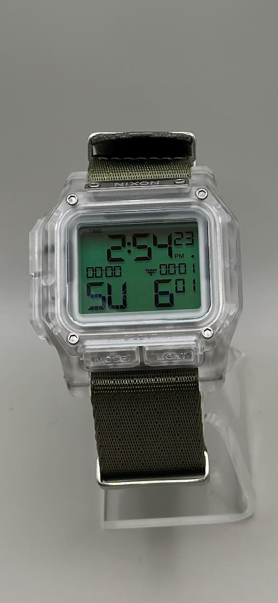 Nixon Regulus