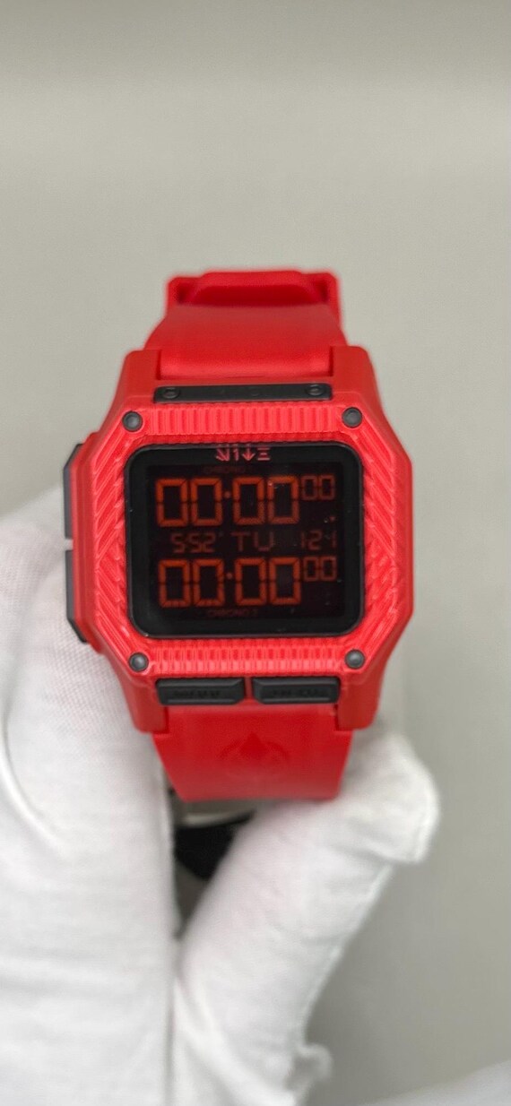 Nixon Regulus