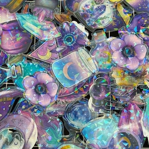 Pacote de adesivos estéticos de bruxa holográfica 10/30/50 peças – potes de lua, cristais, poções, flores, magia celestial, conjunto de adesivos de galáxia pastel