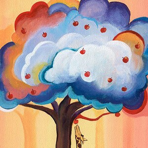 Puede incluir: Una pintura colorida de un &aacute;rbol con manzanas rojas y una jirafa que estira el cuello para comer una. El &aacute;rbol tiene hojas azules, moradas y naranjas.