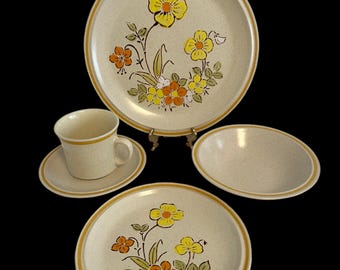 Vintage Hearthside Garden Sunshine Flowers Stoneware Dinnerware Set, Made in Japan