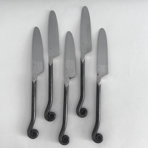 Vintage Gourmet Settings Treble Clef Flatware Set | 18/10 Stainless Steel, Black Handle Cutlery