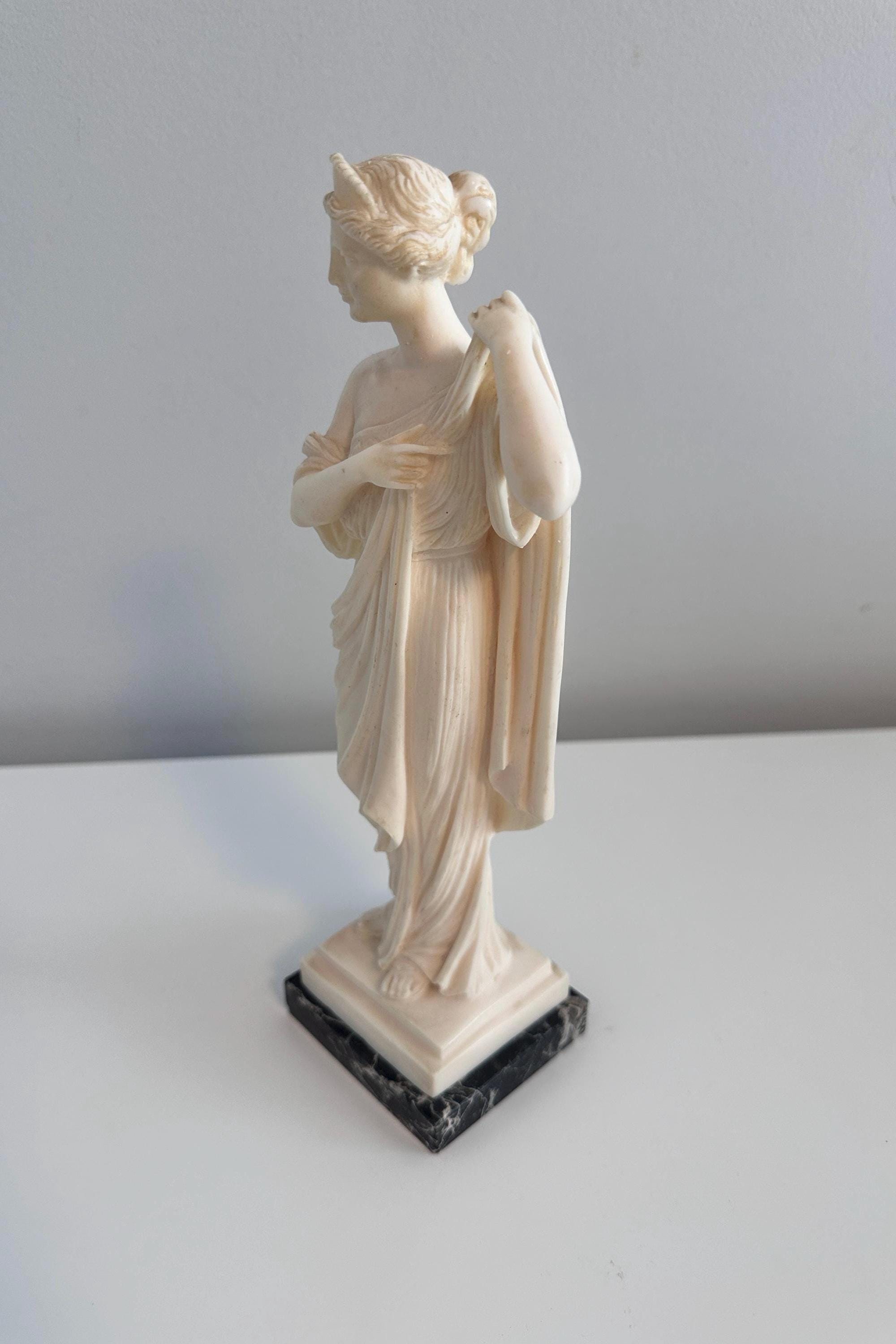 Vtg Italian Alabaster Resin Statue Sculpture of Neoclassical Woman
