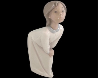 Vintage LLADRO kissing girl #4873 retired porcelain figurine made in Spain | collectible figurine