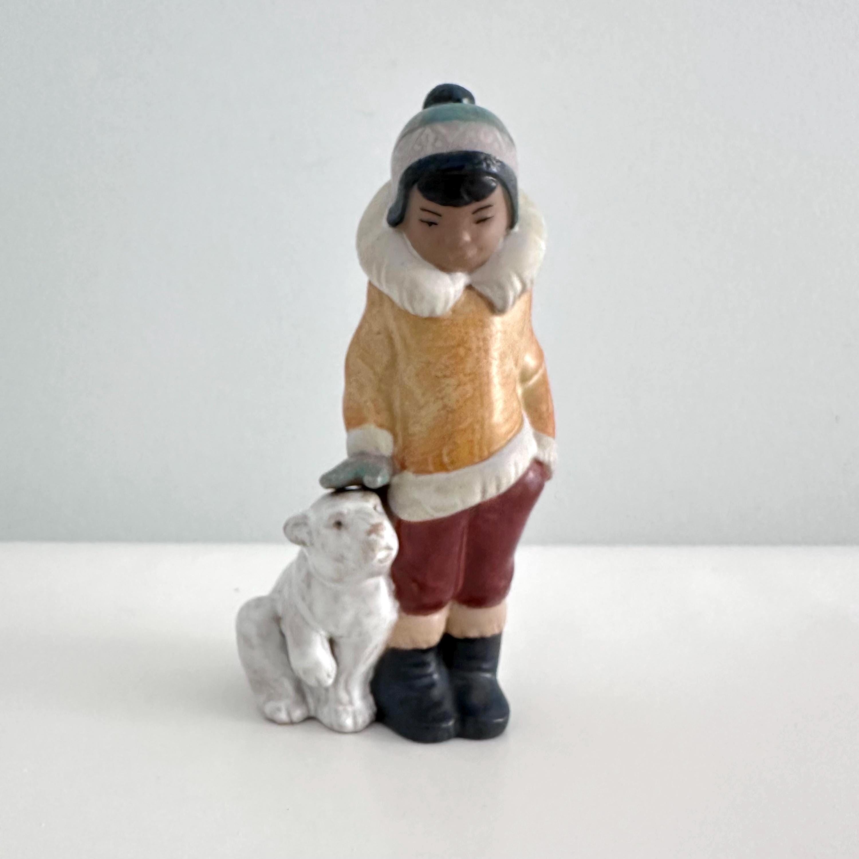 リヤドロ　エスキモーの子供と、白熊 Eskimo Child with A Polar Bear - Seaside Art Gallery