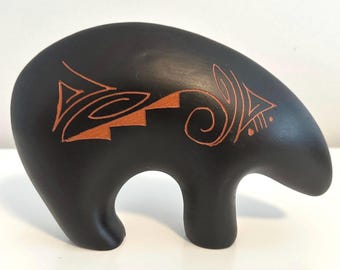 Vintage Navajo Pottery Bear: Etched Ceramic Dinehi Nation Art