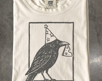Funny Crow T-Shirt: Raven Bird Lover Witchy Graphic tee