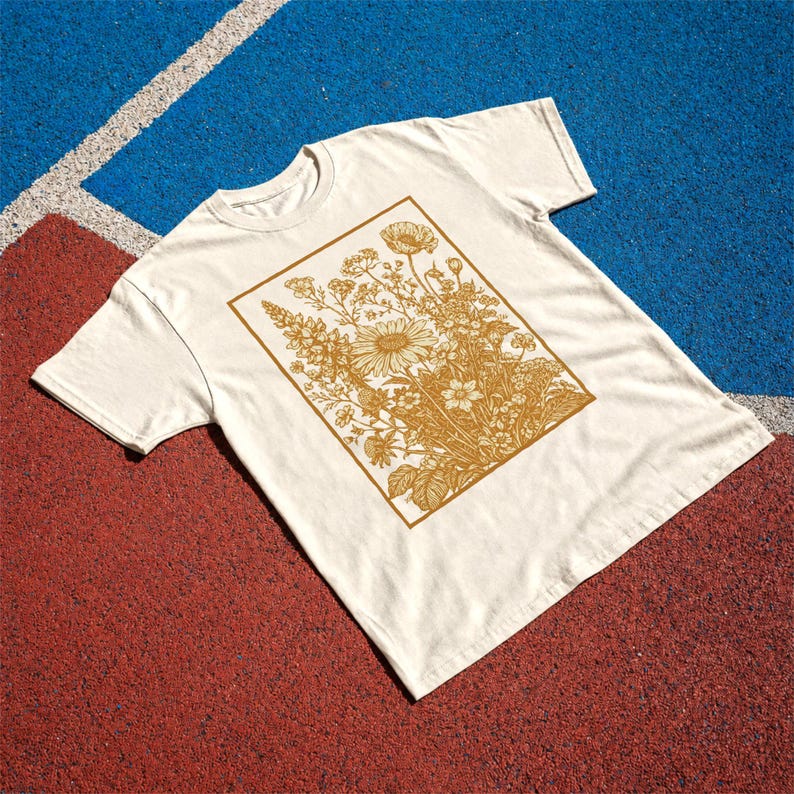 Vintage Wildflower Tee, Golden Botanical Meadow Illustration Comfort Colors Shirt bild 4