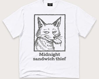 Funny Fox T-Shirt: Fox Lover Snack Thief Retro Graphic tee