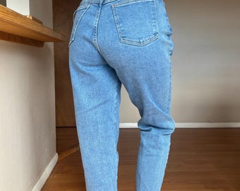 Jean Mom vintage des années 90 taille haute fuselé par Moda Intl. !