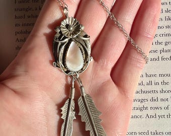 ¡Collar vintage Jimmie Patterson con colgante en forma de lágrima de madreperla Navajo en plata de ley!