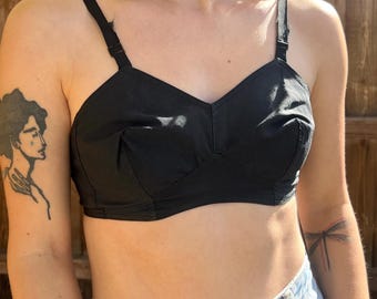 Vintage Late 40s Quest-Shon Mark Conical Bullet Bra! Size 34B