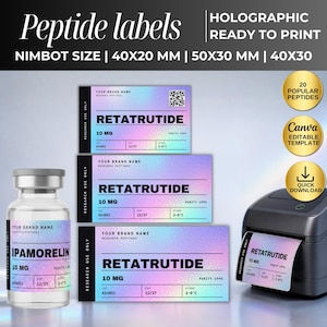 Puede incluir: Etiquetas holográficas de péptidos para impresoras Nimbot en tamaños de 40x20 mm, 50x30 mm y 40x30 mm. El diseño presenta texto negro sobre un fondo iridiscente brillante, incluyendo campos para nombre de marca, dosis, lote y fecha de caducidad.