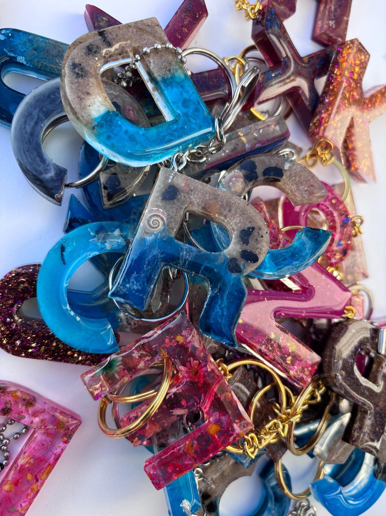 Custom Resin Letter Keychain, Personalized Handmade Resin Art Gift - Etsy