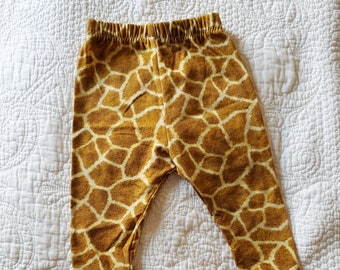 Giraffe Print baby leggings (sizes newborn to 24 months)