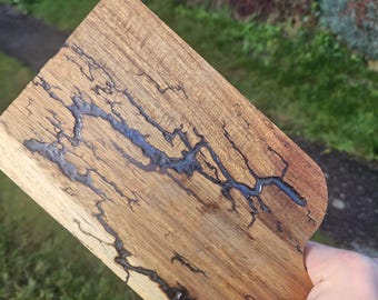 Lichtenberg Acacia Charcuterie Board: Fractal Resin Art - Deep blue coloured resin