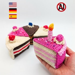 Padrão de Amigurumi de Fatia de Bolo em Crochê | Comida de Brinquedo | Vela de Aniversário e Decorações de Frutas | Bolo de Chocolate com Morango e Framboesa | Padrão em PDF