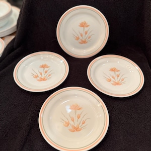 Set of 4 Vintage Corelle Peach Floral Bread Butter Dessert Plates 7 1/4"