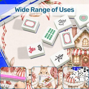 Puede incluir: Un conjunto de fichas de Mahjong blancas con s&iacute;mbolos verdes, rojos y negros, incluyendo caracteres y patrones. La imagen presenta el texto Wide Range of Uses e incluye paneles insertados que muestran cartas de juego y domin&oacute;s.
