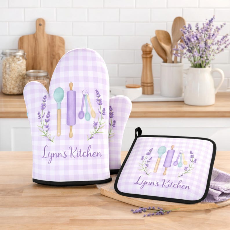Purple home - Lavender Kitchen Set, Personalized Oven Mitts & Pot Holder Set, Custom Kitchen Gift, Baking Gift for Mom, Gingham Lavender Kitchen Decor