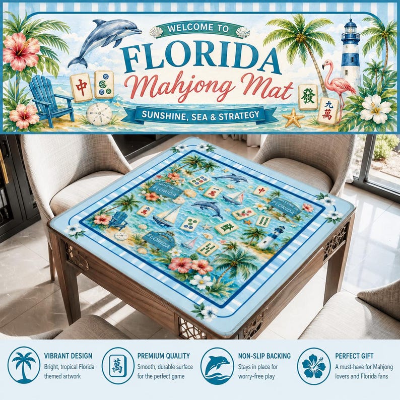 Puede incluir: Un tapete de Mahjong de Florida cuadrado con un dise&ntilde;o tropical con delfines, palmeras y un faro. El tapete tiene un borde azul y las palabras "Welcome to Florida Mahjong Mat" se muestran en la parte superior. El tapete est&aacute; sobre una mesa de madera.