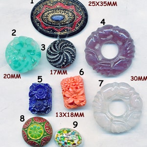 MADE in CZECH REPUBLIC Glass Cabachons.  Made in the 1940&#39;s