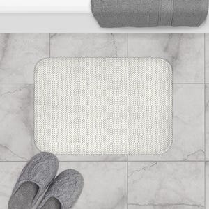 Modern Chevron Bath Mat Grey Minimalist Bathroom Rug Non-Slip Neutral Floor Mat Washable Soft Fabric Scandi Home Decor cute rugs mats