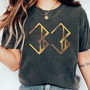 Clair Obscur Expedition 33 Logo Tee | Minimalist Gold Graphic T-Shirt | Anime Game Inspired Streetwear Vintage Aesthetic Gift
