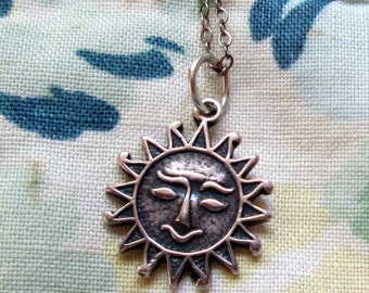 NECKLACE - DARLING -  SUN   - 925 - Sterling Silver -  18 inch chain - necklace 45