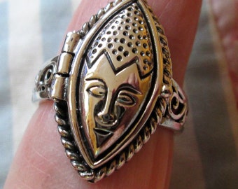 RING - DETAILED - TRIBAL Mask  - Poison - Opens - 925 - Sterling Silver - size 10  misc 482