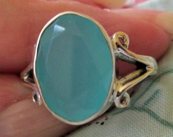 RING  -  AQUAMARINE  CHALCEDONY  - Oval  - Side Details  -  925 - Sterling Silver - size 8 1/2  blue419