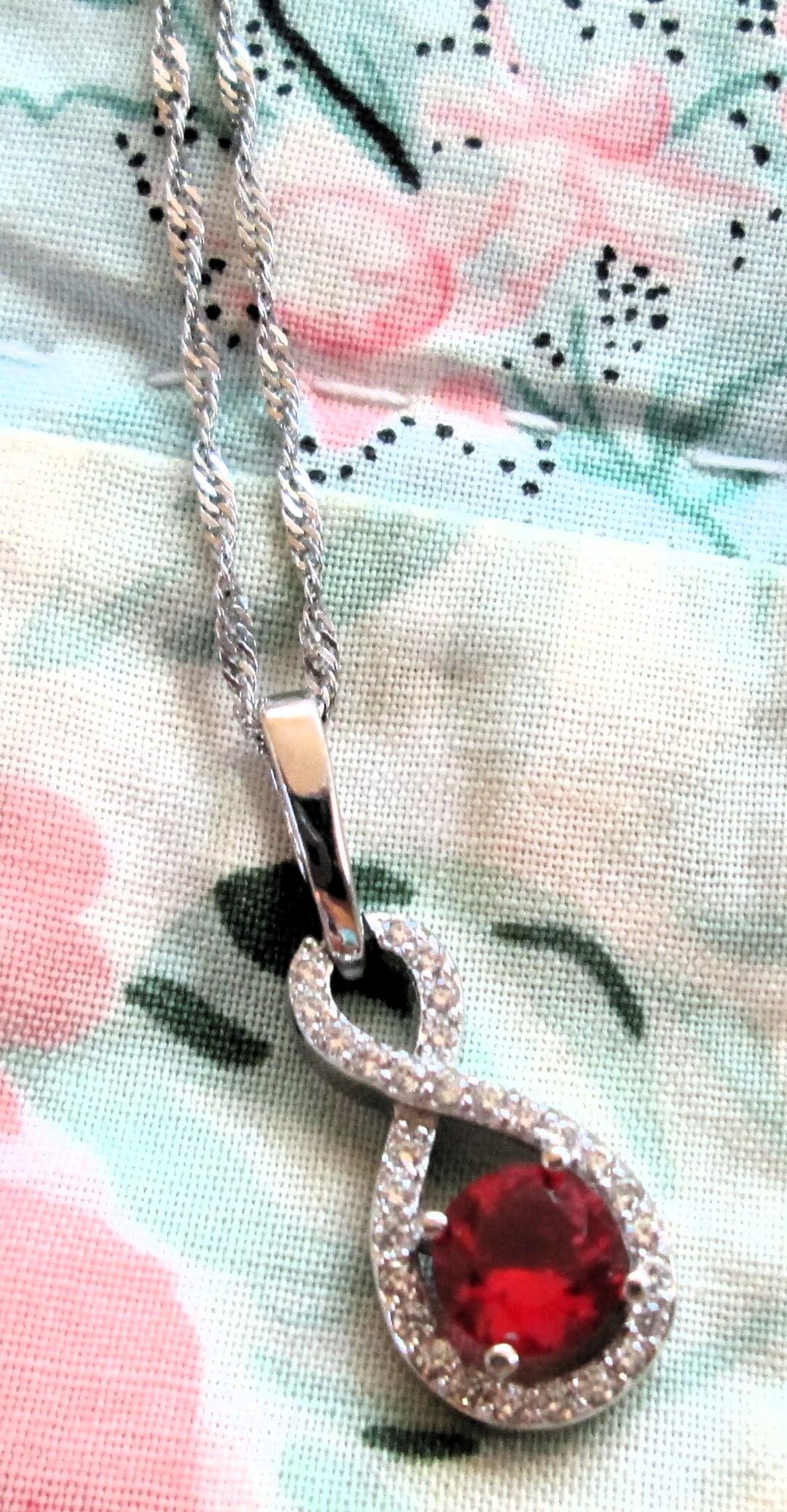 Ruby♥୨୧˙˳⋆﻿　　0118 Diamond & Ruby Cluster Floral Earrings – R&R Jewelers