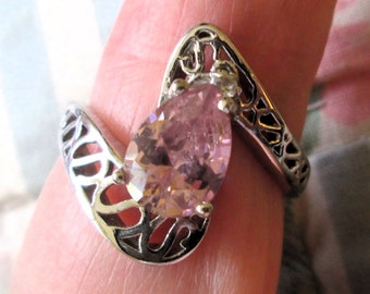 RING  - PINK  - SAPPHIRE - Filigree - 925 - Estate Sale - Sterling Silver  - size 7   pink426