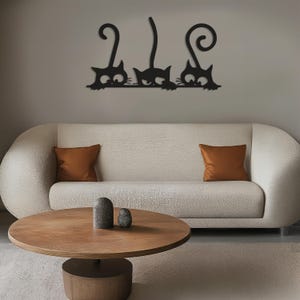 Arte murale moderna Gatti curiosi nella natura, arte murale in metallo con paesaggio montano e forestale, arredamento rustico ispirato alla natura