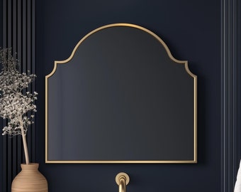 Miroir mural arqué de luxe : élément décoratif élégant pour le meuble-lavabo ou l'entrée