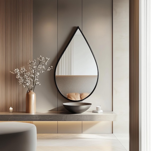 Wandspiegel in Tropfenform: Modernes minimalistisches Wohndekor