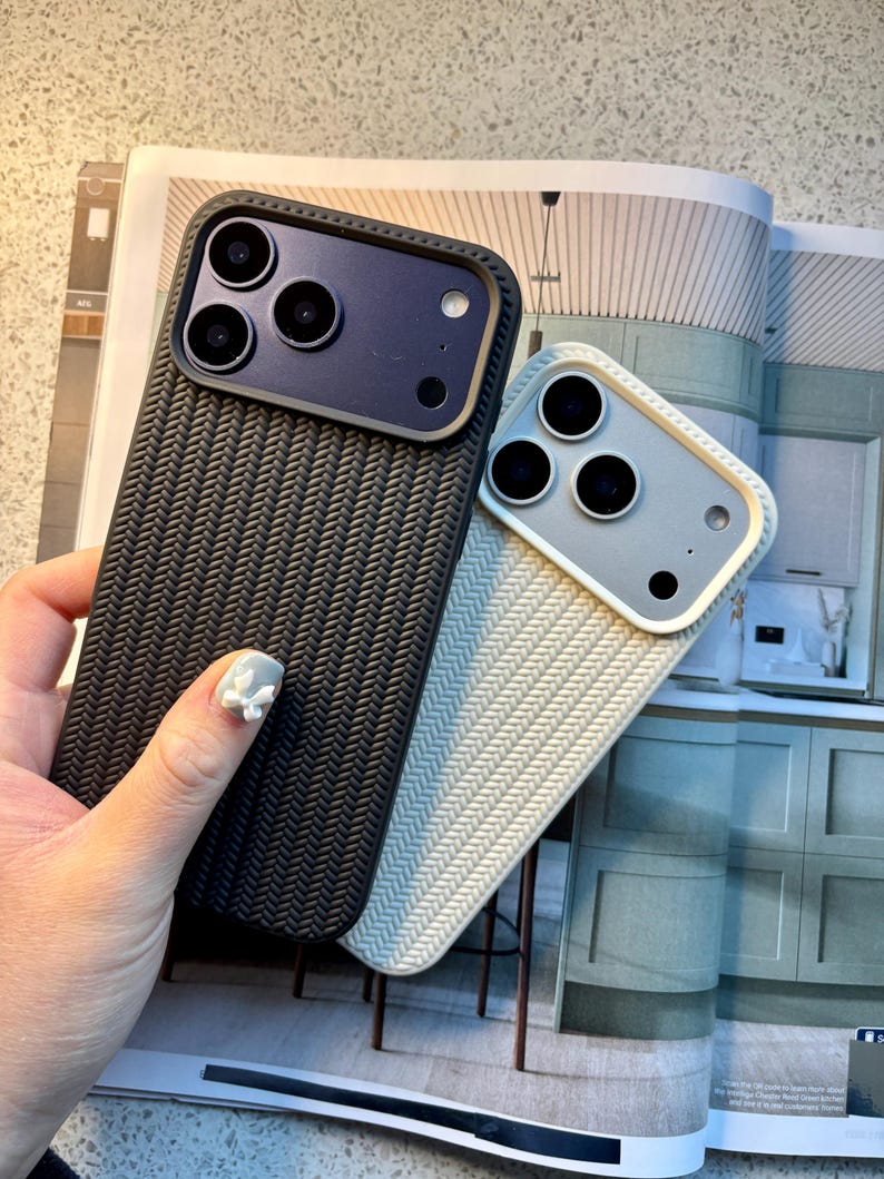 Gewebte iPhone Hülle: Minimalist Matt, Teeweiß & Schwarz Bild 3