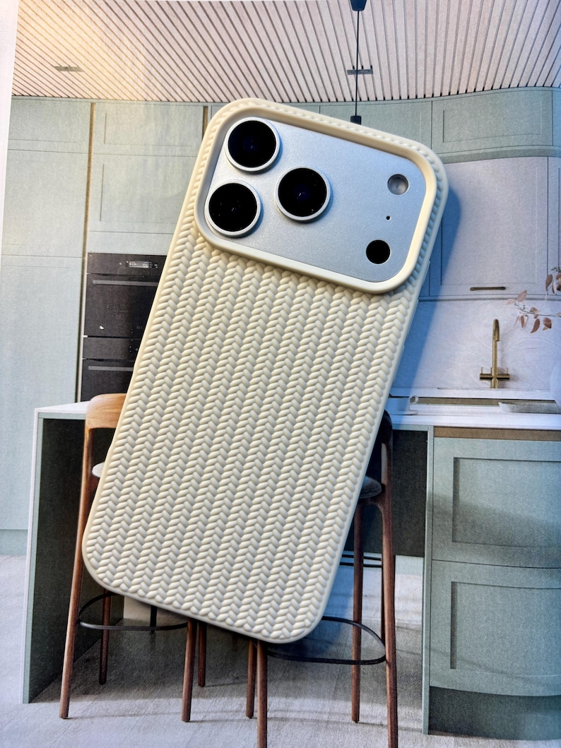 Gewebte iPhone Hülle: Minimalist Matt, Teeweiß & Schwarz Tea White Woven