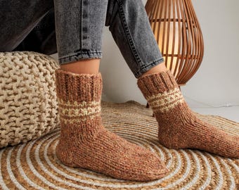 Calcetines de lana orgánica de los Cárpatos hechos a mano - Medias térmicas marrones de invierno
