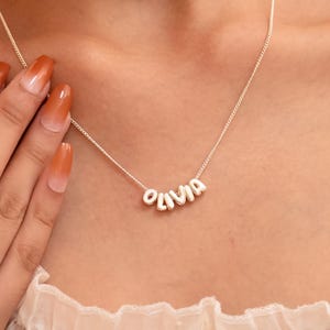 Delicado collar con nombre de burbuja 3D, collar personalizado con letra de burbuja, collar con nombre hecho a mano, collar con nombre para niñas, joyería con letra de globo
